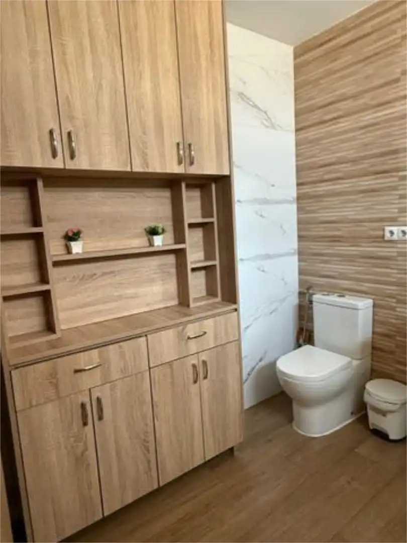 Casa adosada de alquiler en La Presa - Collado - La Malla Baño de Casa adosada de alquiler en Manises con Piscina y Amueblado