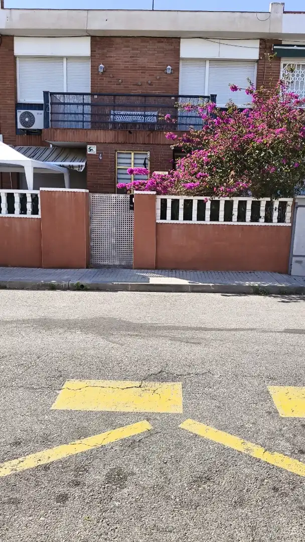 Pis en venda a Passatge Centcelles, 18, Sant Salvador Vista exterior de Pis en venda en Tarragona amb Aire condicionat, Jardí privat i Parquet
