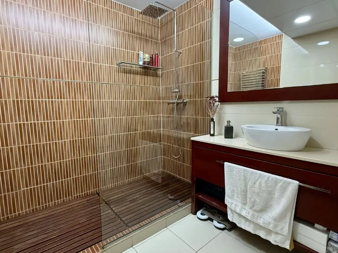 Flat for sale in Calle Castillo de Arévalo, 11, Europolis Bathroom of Flat for sale in Las Rozas de Madrid with Air Conditioner