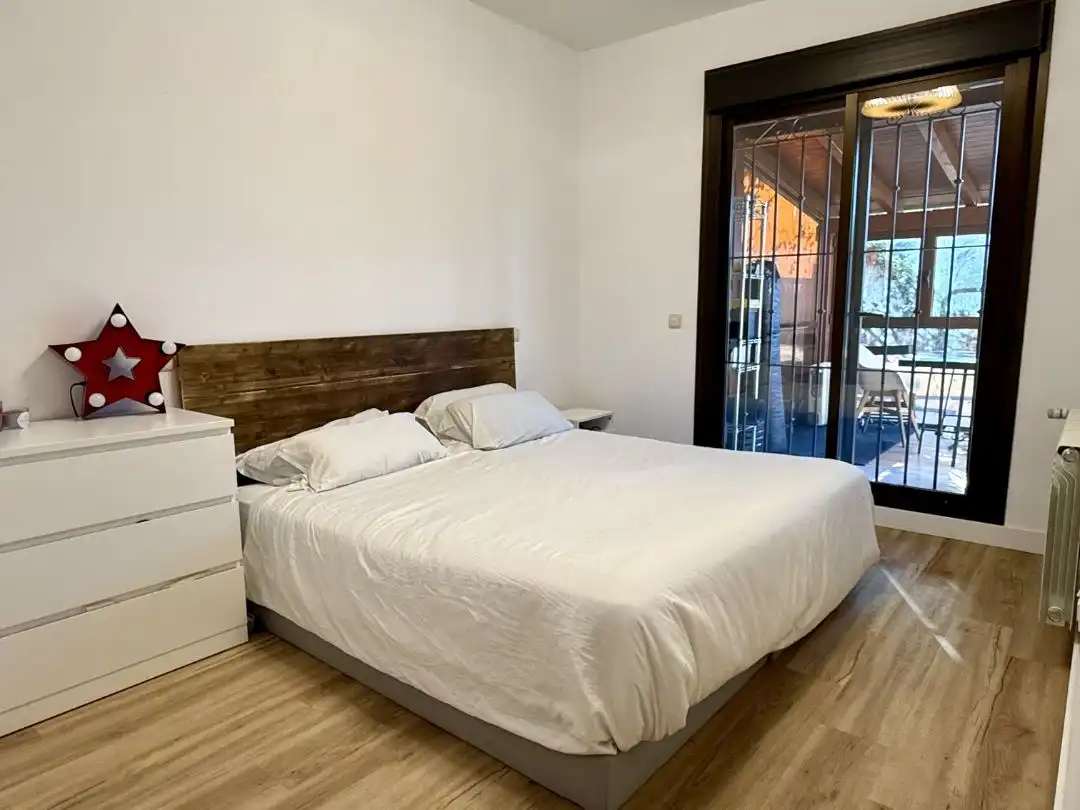 Flat for sale in Calle Castillo de Arévalo, 11, Europolis Bedroom of Flat for sale in Las Rozas de Madrid with Air Conditioner