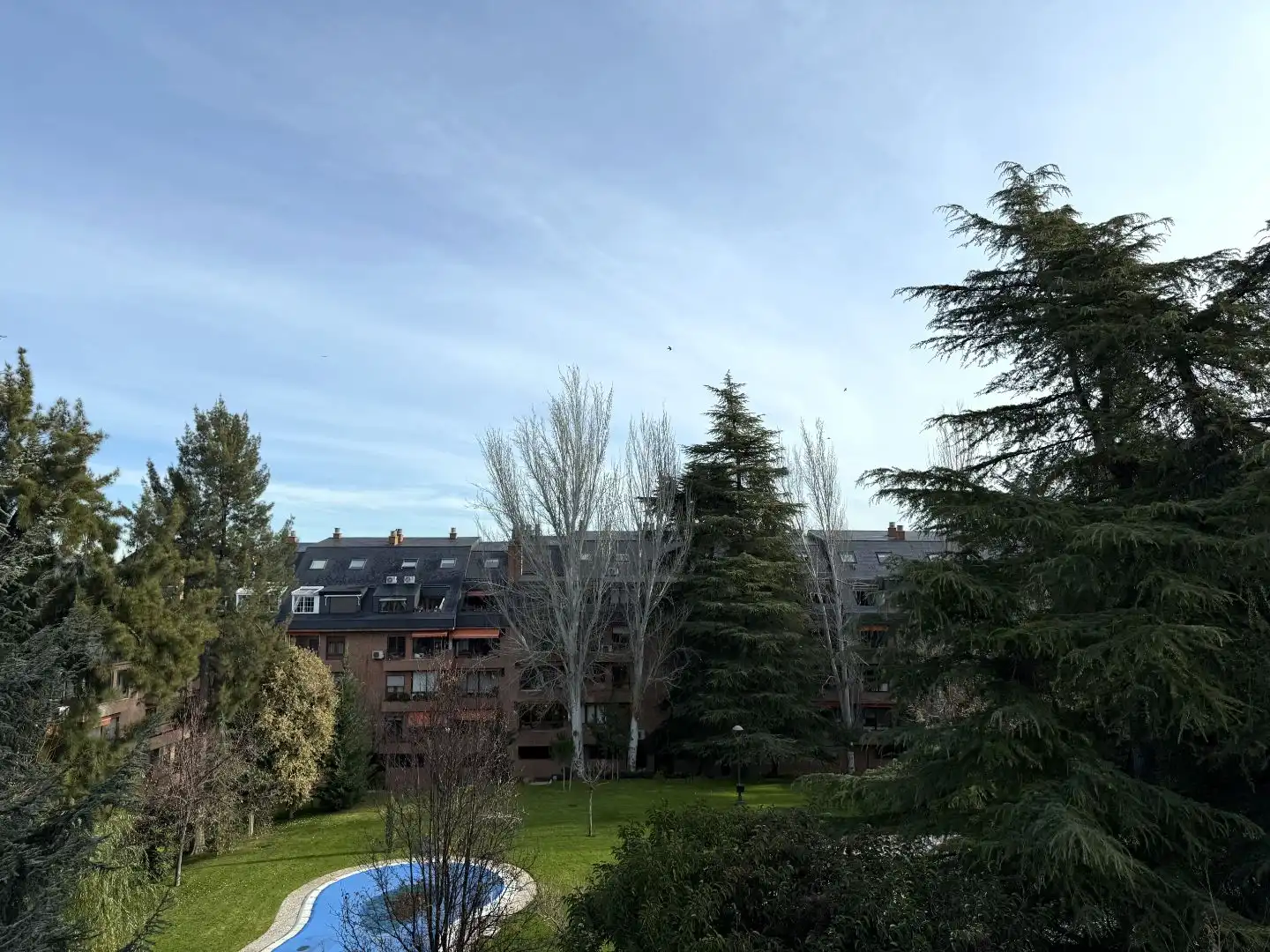 Ático de alquiler en Paseo del Pinar, 29, El Caño - Maracaibo Vista exterior de Ático de alquiler en Las Rozas de Madrid con Aire acondicionado, Calefacción y Parquet