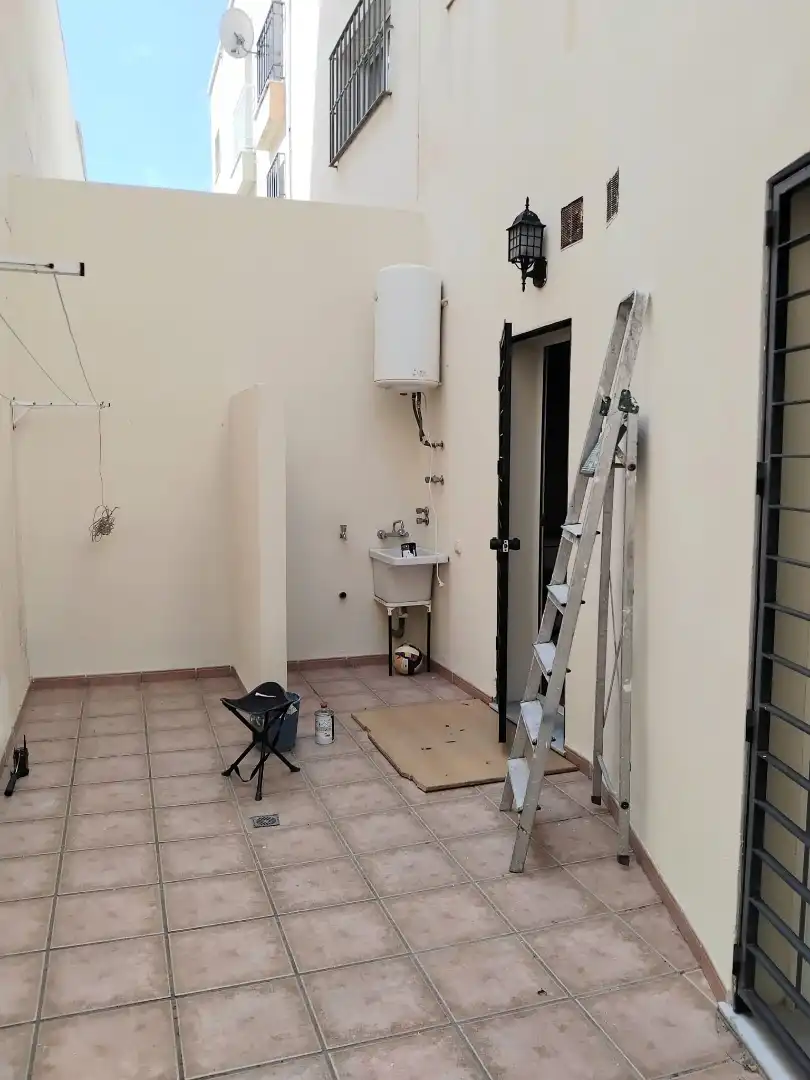 Einfamilien-Reihenhaus zur Miete in Calle Jesús de Perceval, 61, Aguadulce Norte Badezimmer von Einfamilien-Reihenhaus zur Miete in Roquetas de Mar mit Klimaanlage, Terrasse und Abstellraum