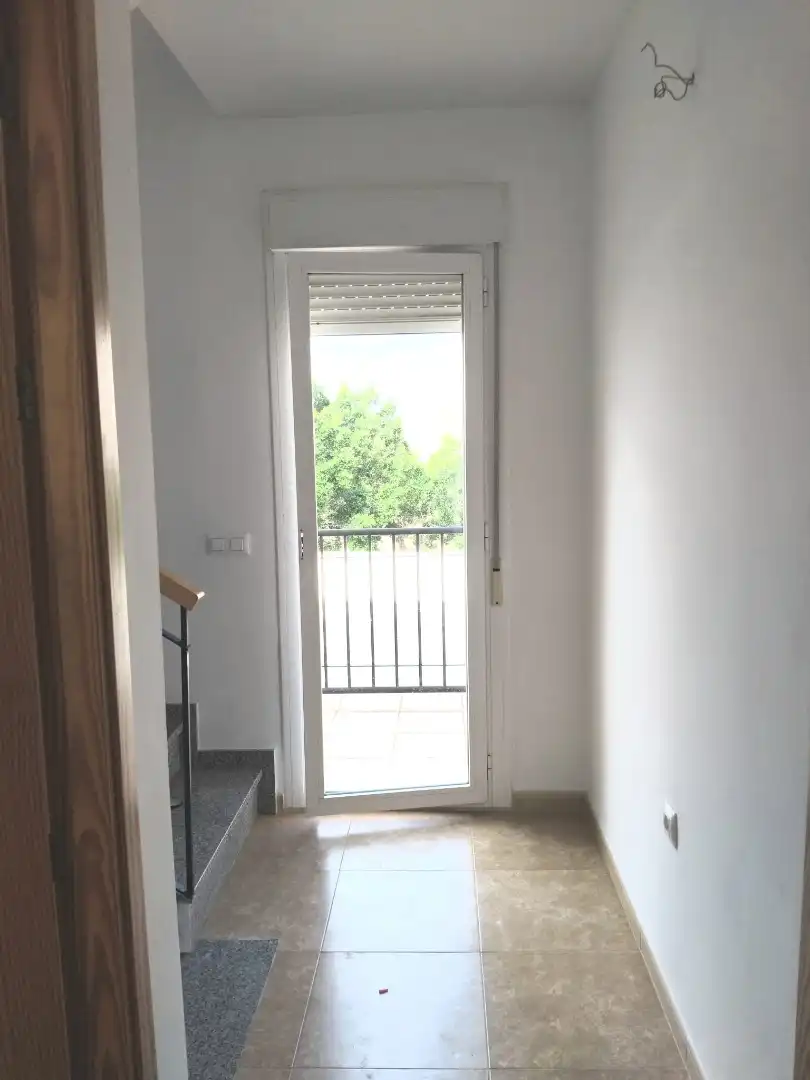 Einfamilien-Reihenhaus zur Miete in Calle Jesús de Perceval, 61, Aguadulce Norte Terrasse von Einfamilien-Reihenhaus zur Miete in Roquetas de Mar mit Klimaanlage, Terrasse und Abstellraum
