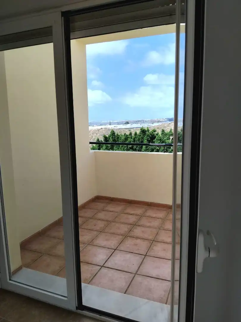 Einfamilien-Reihenhaus zur Miete in Calle Jesús de Perceval, 61, Aguadulce Norte Terrasse von Einfamilien-Reihenhaus zur Miete in Roquetas de Mar mit Klimaanlage, Terrasse und Abstellraum