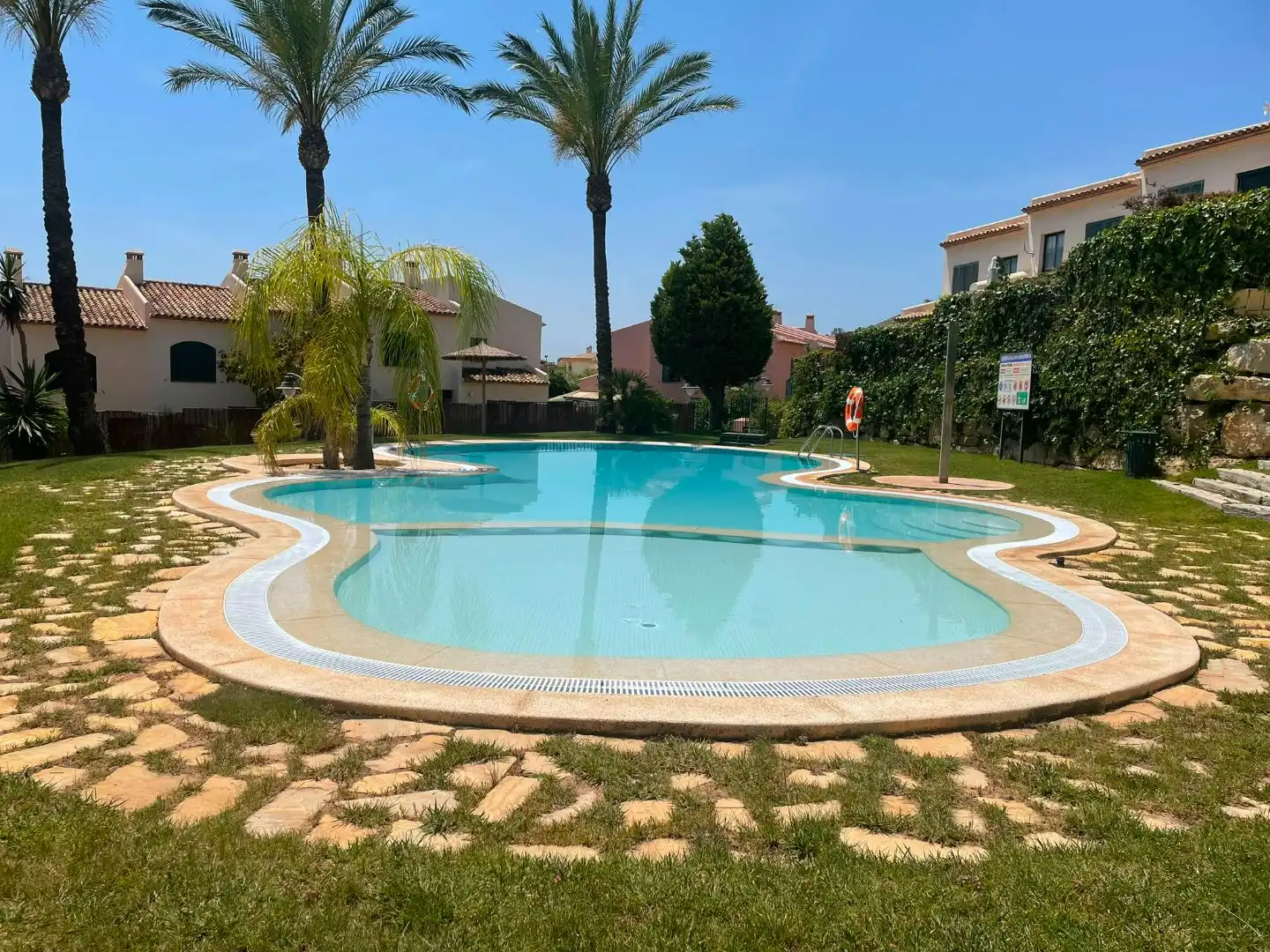 Einfamilien-Reihenhaus zur Miete in Carrer Berna, 6, Golf Bahía Schwimmbecken von Einfamilien-Reihenhaus zur Miete in Finestrat mit Klimaanlage, Heizung und Privatgarten