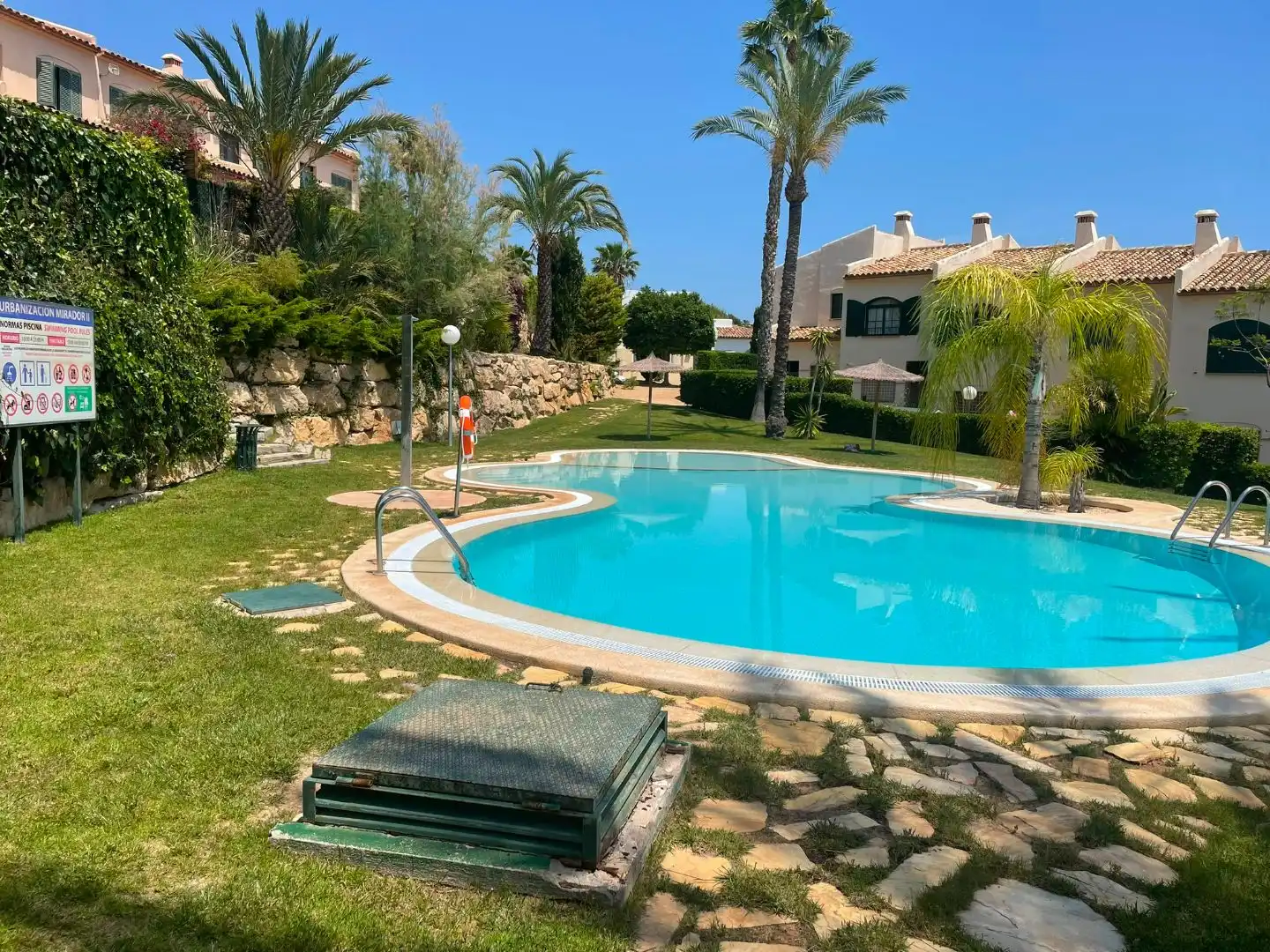 Einfamilien-Reihenhaus zur Miete in Carrer Berna, 6, Golf Bahía Schwimmbecken von Einfamilien-Reihenhaus zur Miete in Finestrat mit Klimaanlage, Heizung und Privatgarten