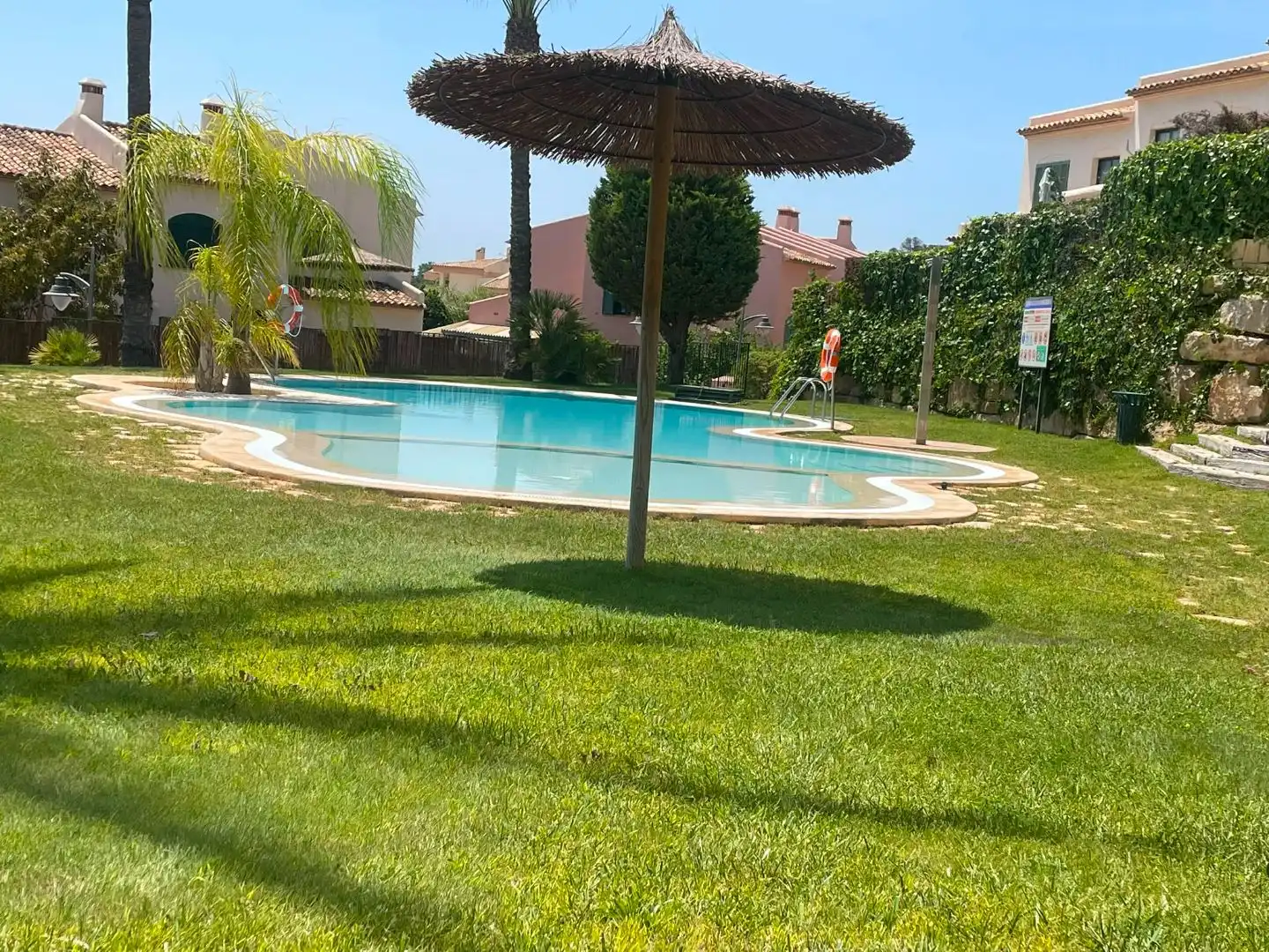 Einfamilien-Reihenhaus zur Miete in Carrer Berna, 6, Golf Bahía Schwimmbecken von Einfamilien-Reihenhaus zur Miete in Finestrat mit Klimaanlage, Heizung und Privatgarten