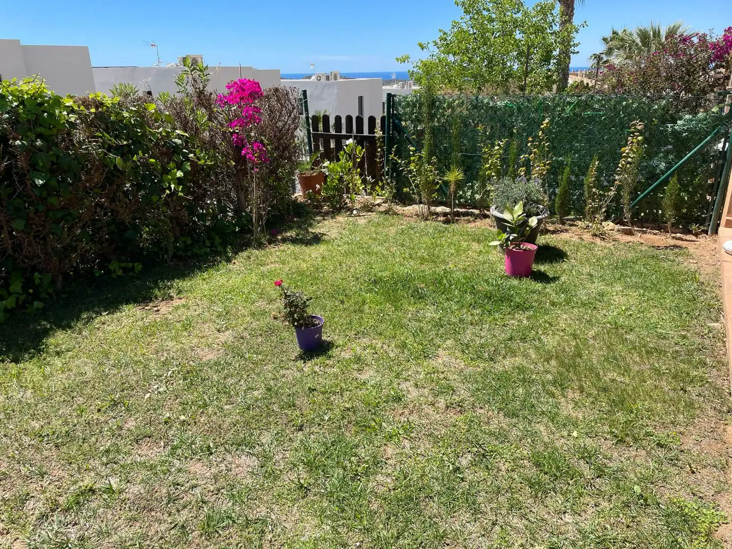 Einfamilien-Reihenhaus zur Miete in Carrer Berna, 6, Golf Bahía Garten von Einfamilien-Reihenhaus zur Miete in Finestrat mit Klimaanlage, Heizung und Privatgarten