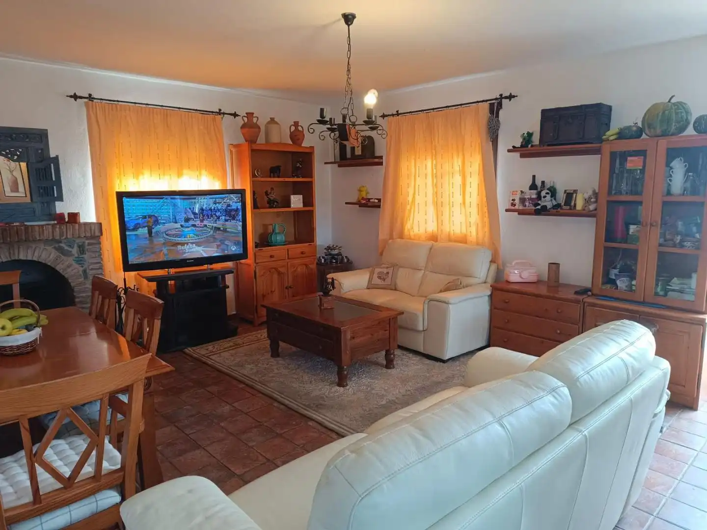 Finca rústica en venta en Camino Alto de Guaro, 23, Alozaina Sala de estar de Finca rústica en venta en Alozaina con Piscina