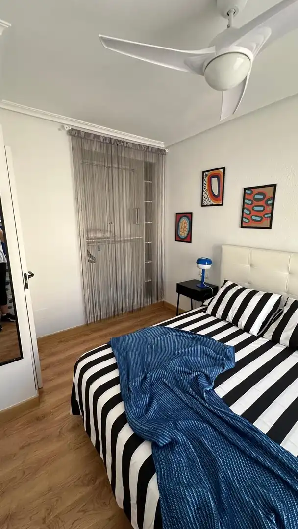 Casa adosada de alquiler en Calle Jalón, 43, Playa Flamenca Habitación de Casa adosada de alquiler en Orihuela con Aire acondicionado, Calefacción y Jardín privado