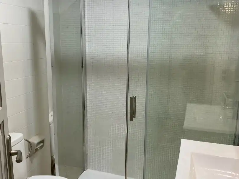 Flat for sale in Passeig Maritim, 33, Passeig Marítim Bathroom of Flat for sale in Mont-roig del Camp with Terrace, Swimming Pool and Balcony