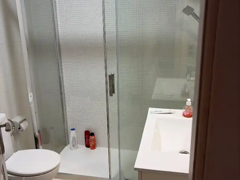 Flat for sale in Passeig Maritim, 33, Passeig Marítim Bathroom of Flat for sale in Mont-roig del Camp with Terrace, Swimming Pool and Balcony
