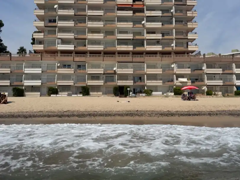Flat for sale in Passeig Maritim, 33, Passeig Marítim Exterior view of Flat for sale in Mont-roig del Camp with Terrace, Swimming Pool and Balcony