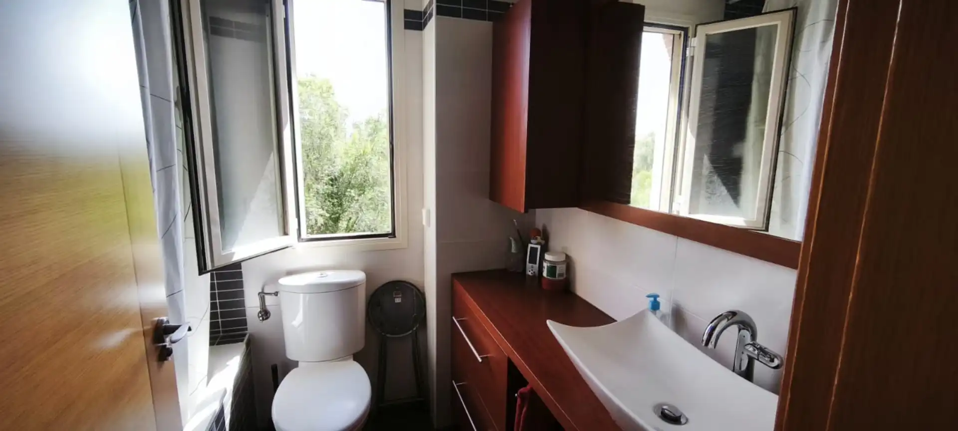Flat for rent in Calle Calcio, 7, Butarque Bathroom of Flat for rent in Madrid Capital with Terrace and Swimming Pool