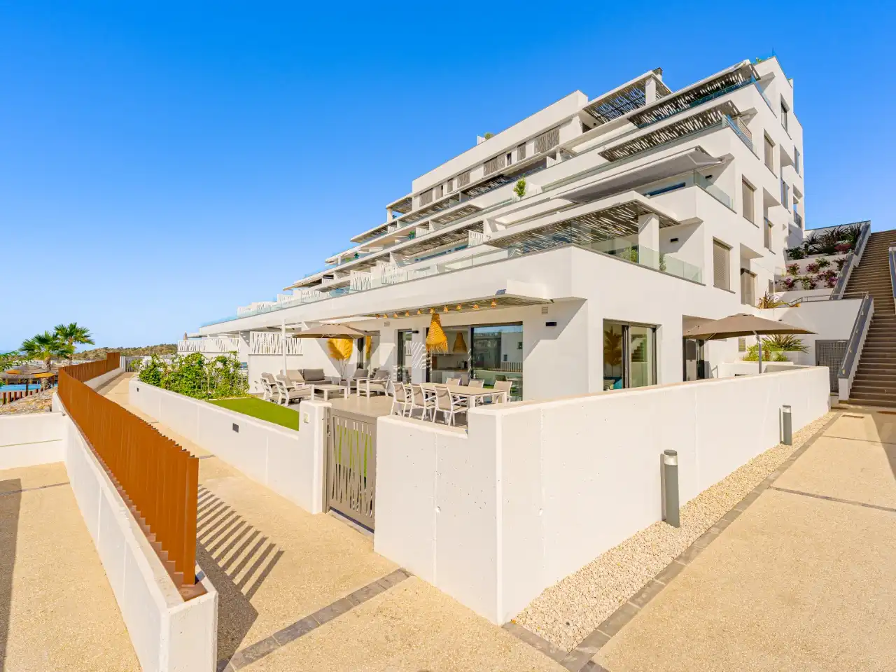 Außenansicht von Wohnung zum Verkauf in Finestrat mit Klimaanlage, Terrasse und Schwimmbad