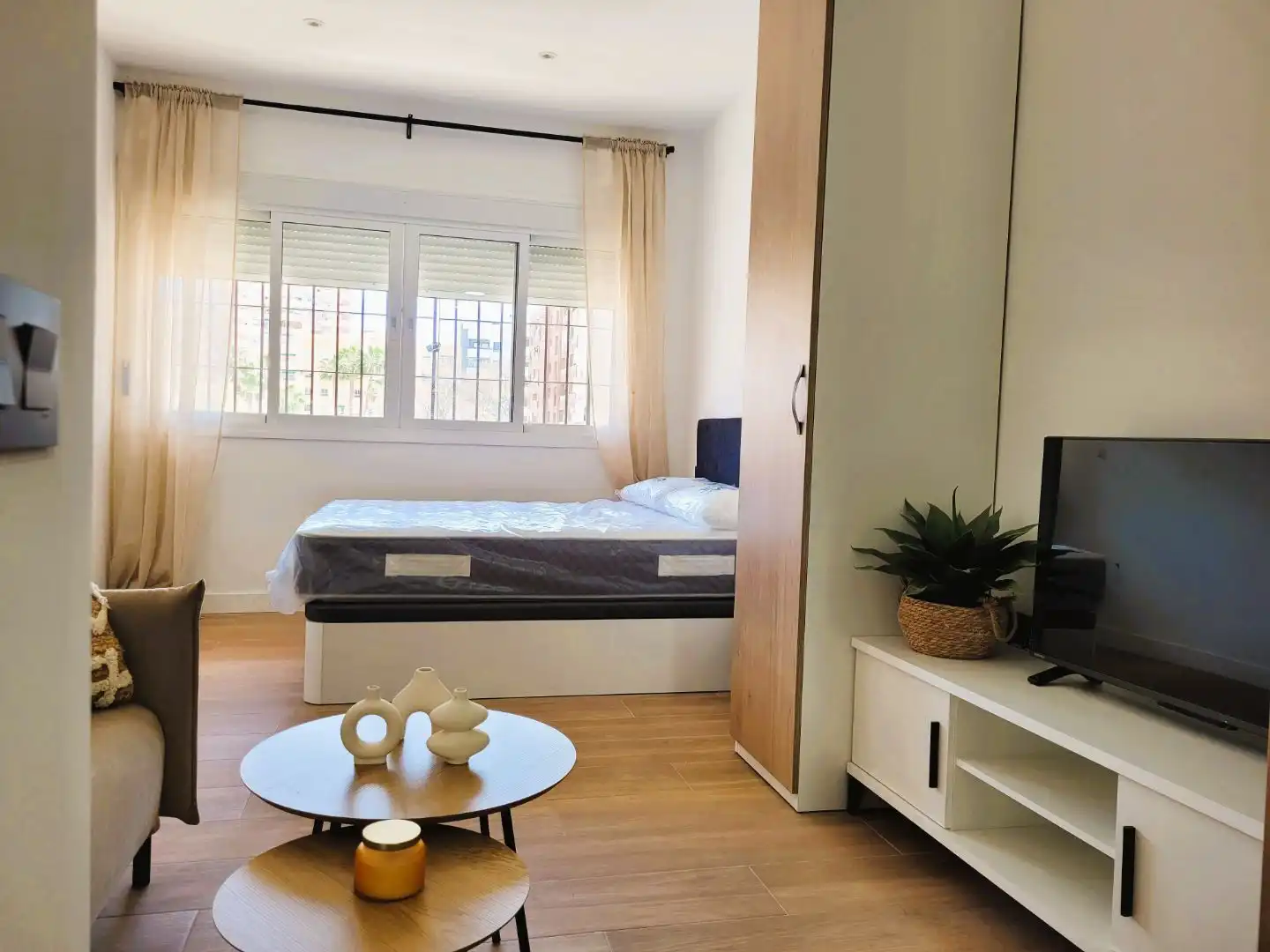 Piso de alquiler en Calle Ibrahin, 15, Parque Victoria Eugenia Habitación de Piso de alquiler en Málaga con Aire acondicionado, Calefacción y Amueblado