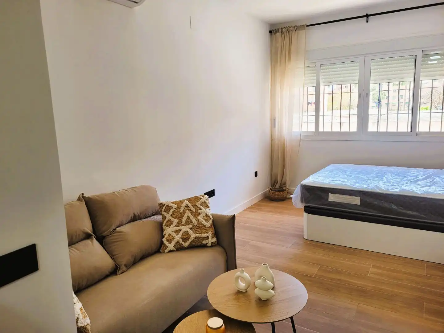 Piso de alquiler en Calle Ibrahin, 15, Parque Victoria Eugenia Habitación de Piso de alquiler en Málaga con Aire acondicionado, Calefacción y Amueblado