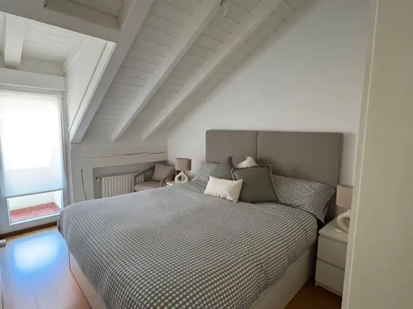 Einfamilien-Reihenhaus zum Verkauf in Avenida de Joaquin Fernandez Vallejo, 93, Tanos Schlafzimmer von Einfamilien-Reihenhaus zum Verkauf in Torrelavega mit Terrasse und Balkon