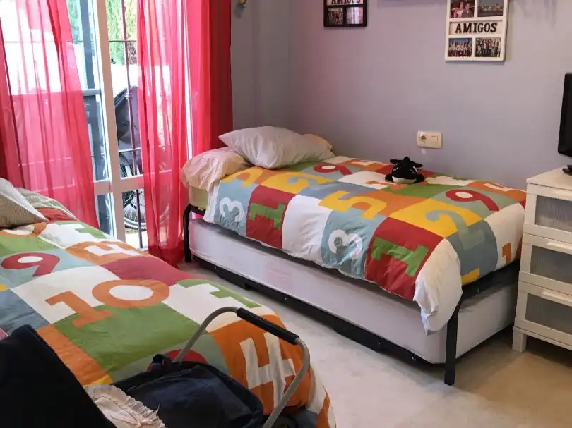 Wohnung zur Miete in Urbanizacion Casares Real, 2, Casares Golf - Casares del Sol Schlafzimmer von Wohnung zur Miete in Casares mit Klimaanlage, Heizung und Privatgarten