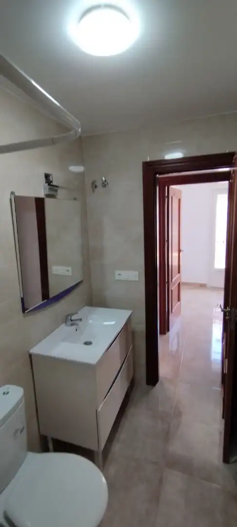 Baño de Casa adosada de alquiler en Padul con Horno, Lavadora y Balcón