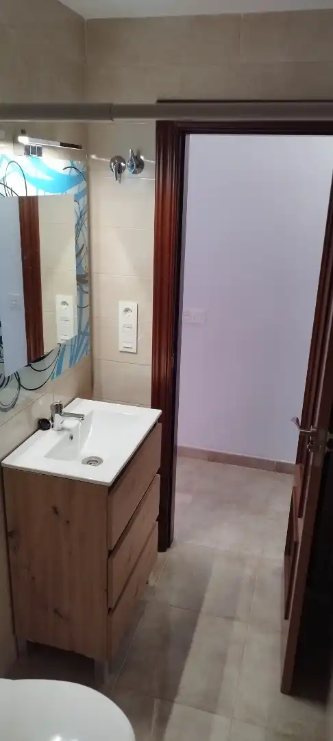 Baño de Casa adosada de alquiler en Padul con Horno, Lavadora y Balcón