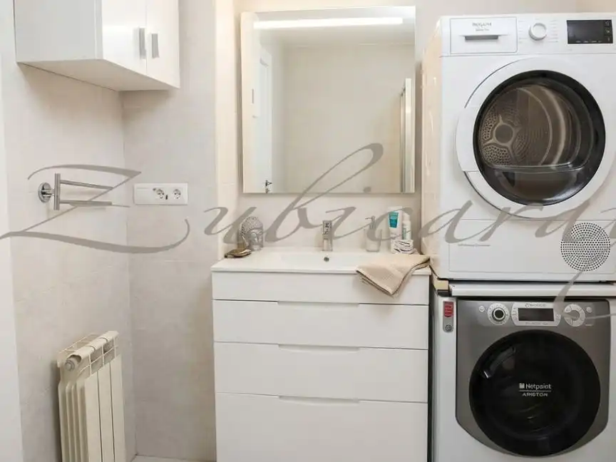 Baño de Dúplex en venta en Santander con Terraza y Piscina