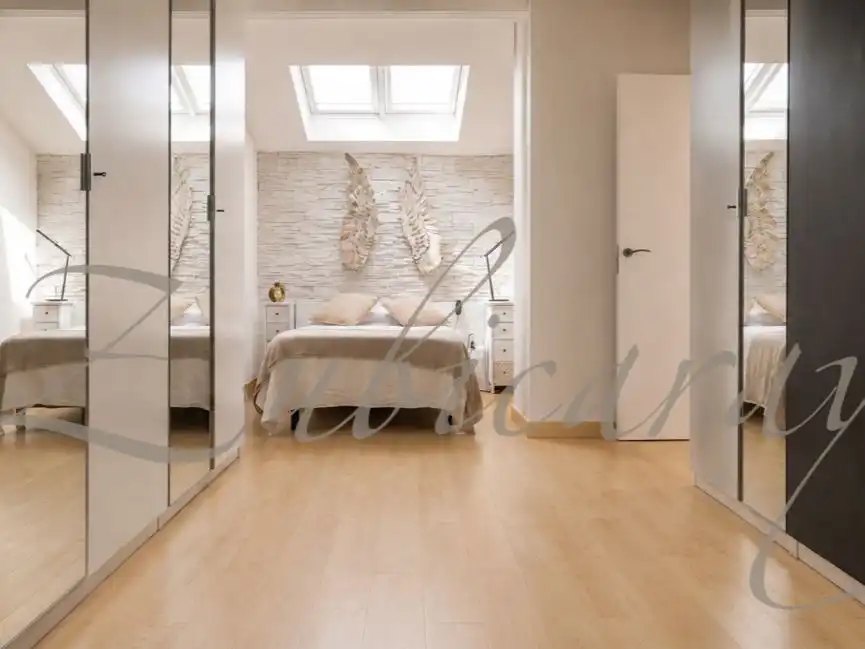 Habitación de Dúplex en venta en Santander con Terraza y Piscina