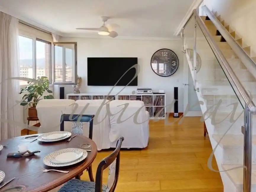 Sala de estar de Dúplex en venta en Santander con Terraza y Piscina
