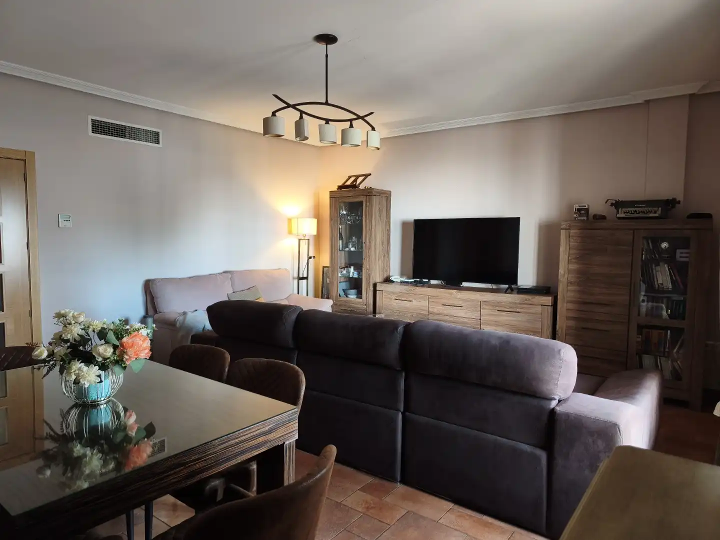 Casa o chalet en venta en Calle Veredon de Los Frailes, 143, Villarrubia Sala de estar de Casa o chalet en venta en Córdoba Capital con Aire acondicionado, Terraza y Piscina