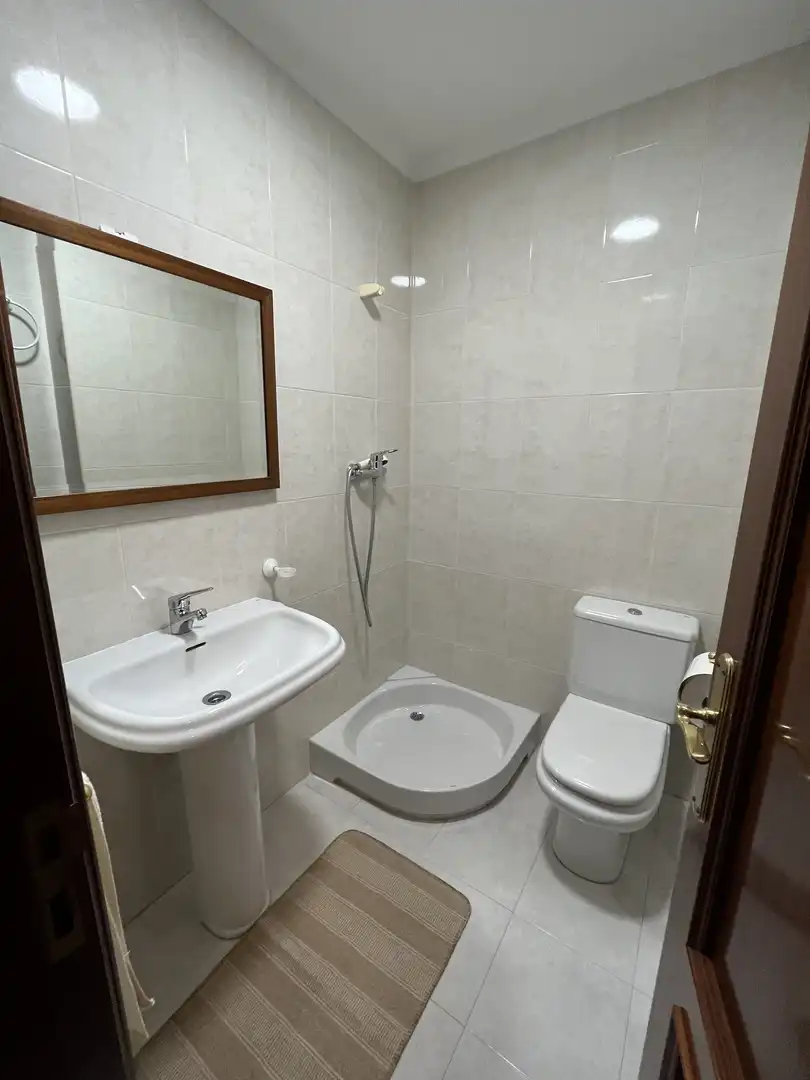Flat for rent in Rúa Polígono, 11, Cambre Bathroom of Flat for rent in Cambre with Heating, Parquet flooring and Storage room