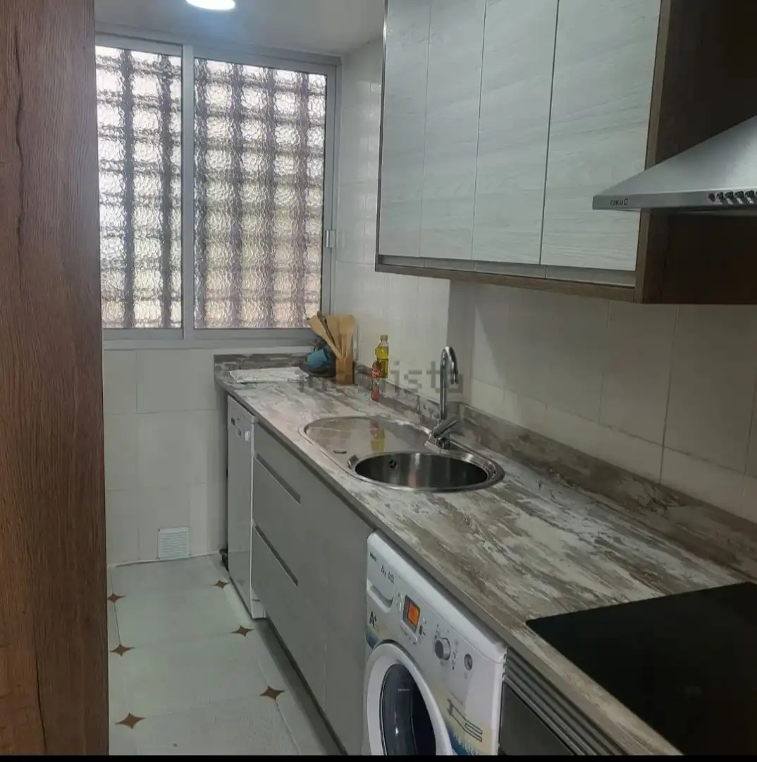 Cuina de Pis de lloguer en Gandia amb Aire condicionat, Calefacció i Terrassa