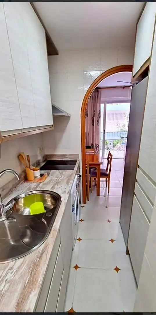 Cuina de Pis de lloguer en Gandia amb Aire condicionat, Calefacció i Terrassa