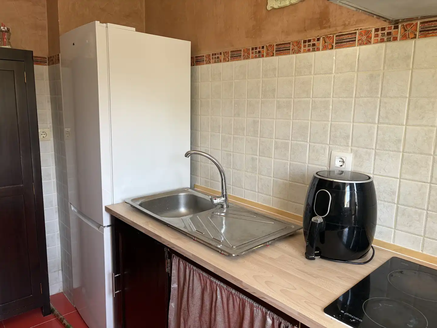 Flat for sale in Calle de Los Camareros, 18, Morón de la Frontera Kitchen of Flat for sale in Morón de la Frontera with Air Conditioner, Parquet flooring and Storage room