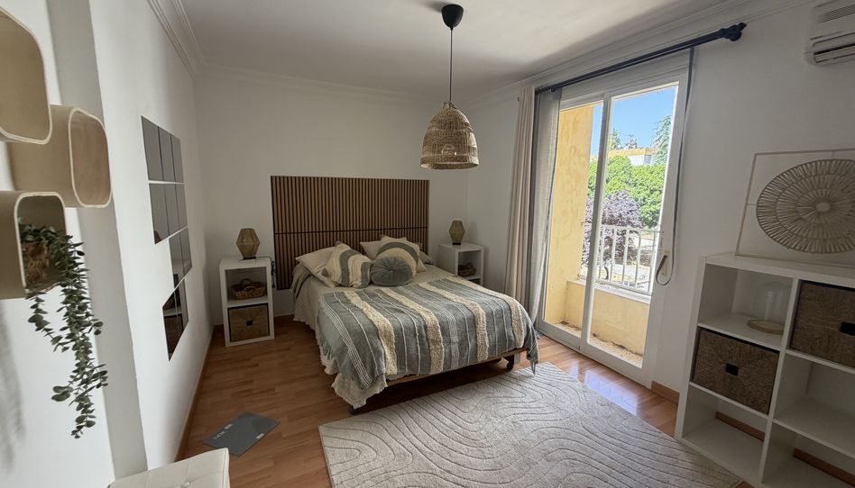 Piso en venta en Calle de Los Camareros, 18, Morón de la Frontera, Sevilla - imagen 1 Foto 1 de Piso en venta en Calle de Los Camareros, 18, Morón de la Frontera, Sevilla