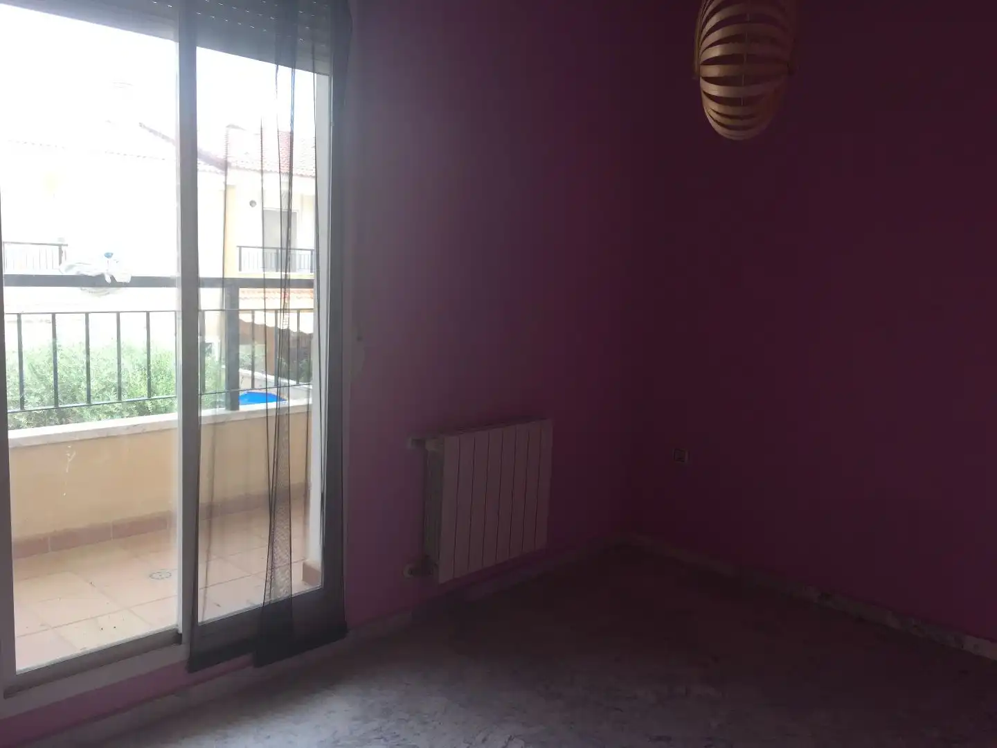 Einfamilien-Reihenhaus zur Miete in Calle Inés de Suárez, 21, Talavera la Real Schlafzimmer von Einfamilien-Reihenhaus zur Miete in Talavera la Real mit Klimaanlage, Heizung und Privatgarten