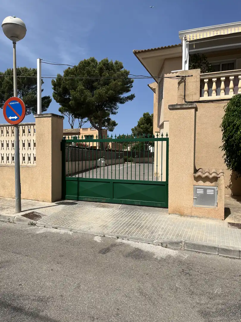 Vista exterior de Garaje de alquiler en Calvià