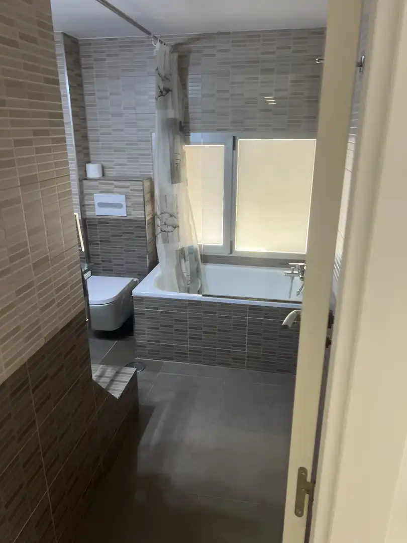 Baño de Piso de alquiler en  Madrid Capital