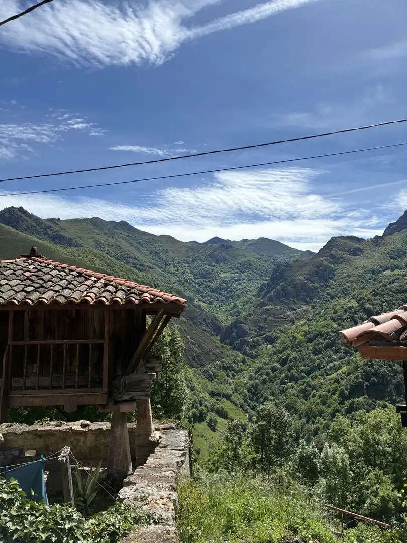 Finca rústica en venta en Carretera General, Somiedo Vista exterior de Finca rústica en venta en Somiedo con Aire acondicionado, Calefacción y Parquet