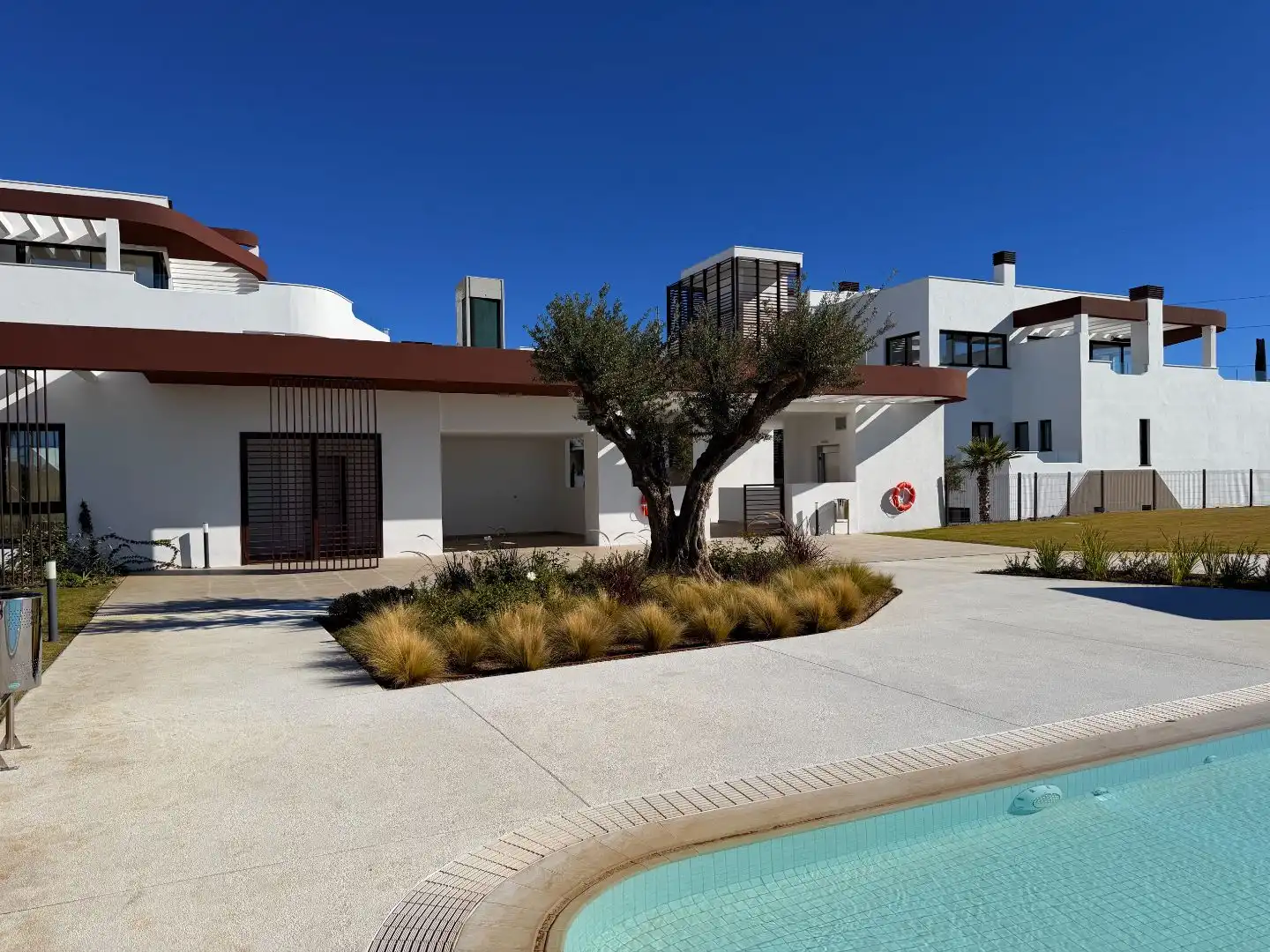 Piso en venta en Camino de Brijan, 60, Los Flamingos Vista exterior de Piso en venta en Benahavís con Aire acondicionado, Terraza y Piscina