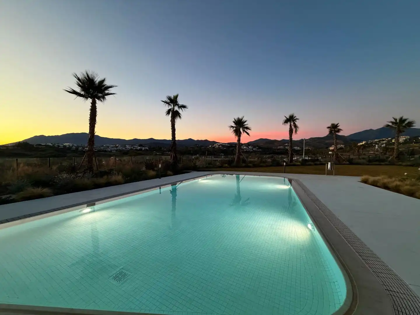 Piso en venta en Camino de Brijan, 60, Los Flamingos Piscina de Piso en venta en Benahavís con Aire acondicionado, Terraza y Piscina