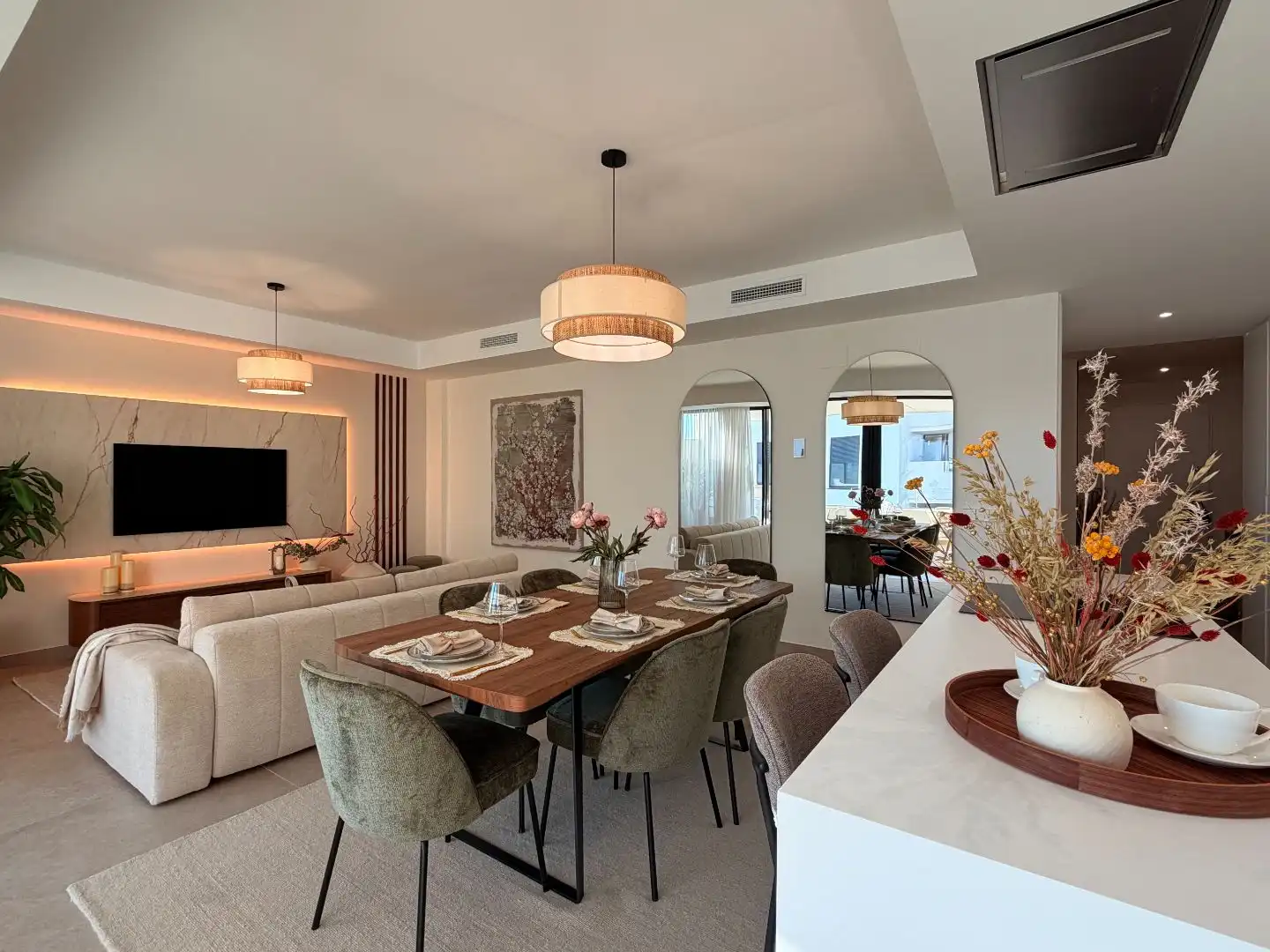 Piso en venta en Camino de Brijan, 60, Los Flamingos Comedor de Piso en venta en Benahavís con Aire acondicionado, Terraza y Piscina