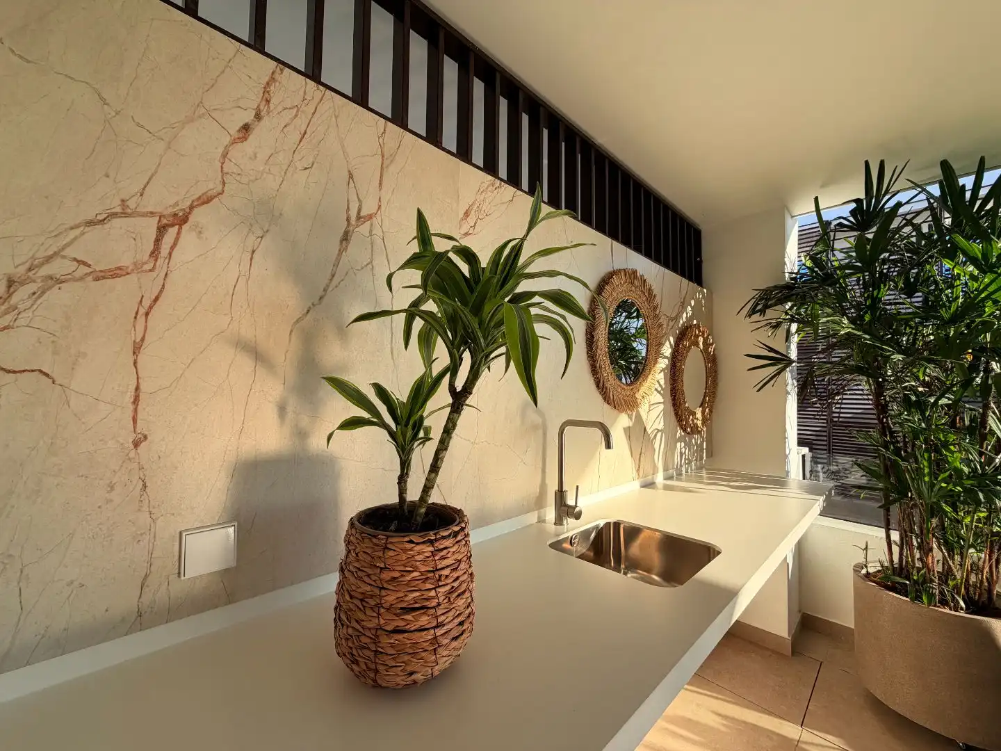 Piso en venta en Camino de Brijan, 60, Los Flamingos Cocina de Piso en venta en Benahavís con Aire acondicionado, Terraza y Piscina