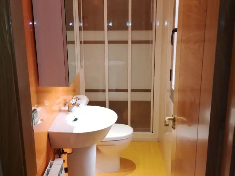 Apartament de lloguer a Calle Santa Teresa, 10, El Perchel Bany de Apartament de lloguer en Ciudad Real Capital