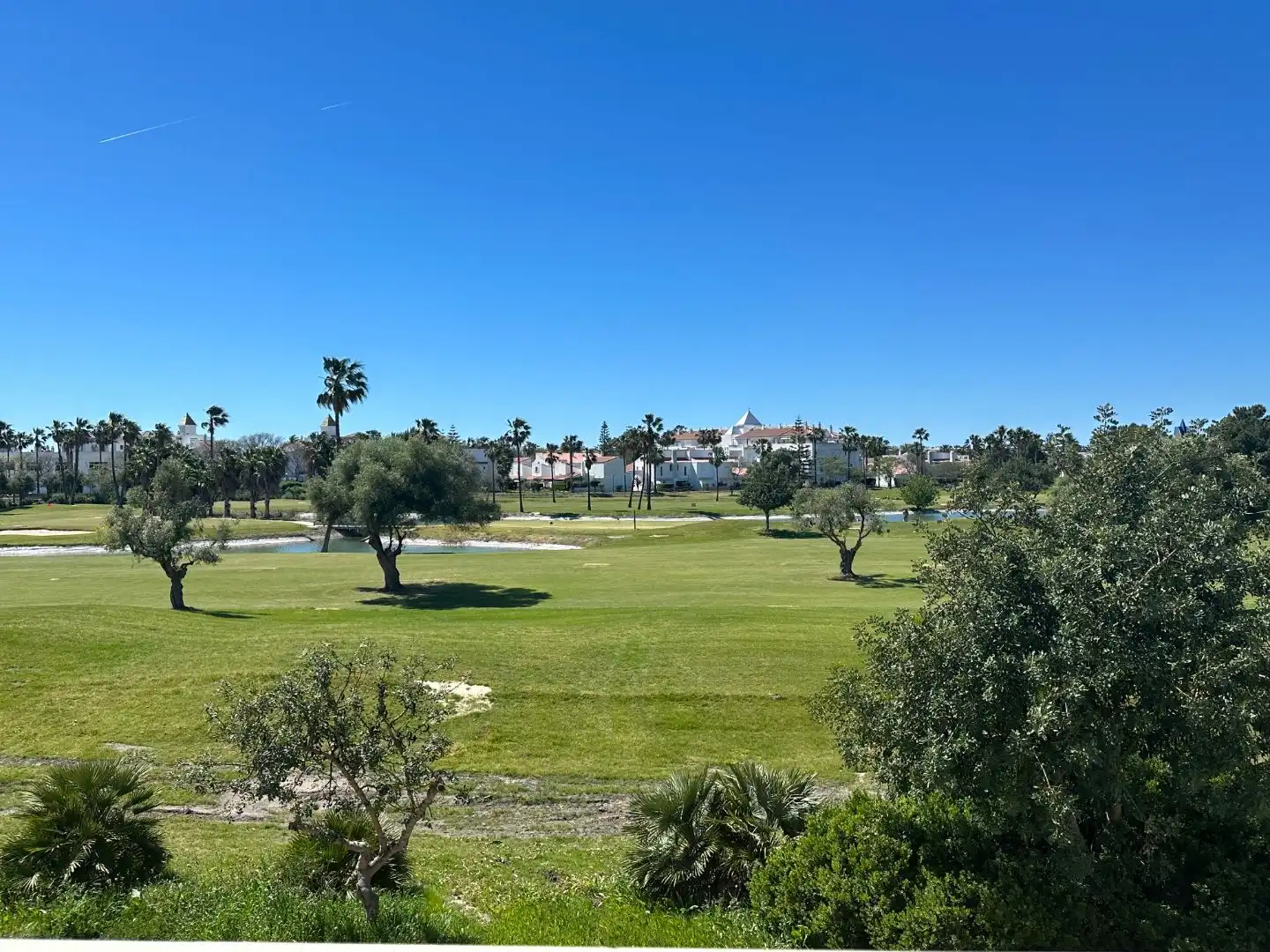 Pis de lloguer a Avenida Reina Sofía, 15, Costa Ballena Golf Vista exterior de Pis de lloguer en Rota amb Aire condicionat, Calefacció i Jardí privat