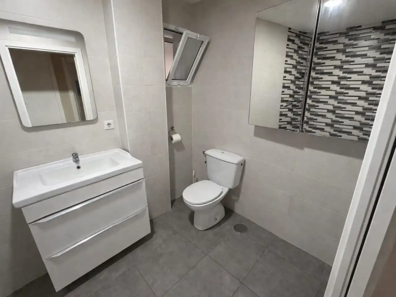 Flat for rent in Avenida de la Solidaridad, 3, San Telmo - Federico Mayo - El Porta Bathroom of Flat for rent in Jerez de la Frontera with Terrace and Furnished