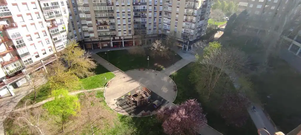 Außenansicht von Wohnung zur Miete in Vitoria - Gasteiz mit Heizung, Parkett und Terrasse