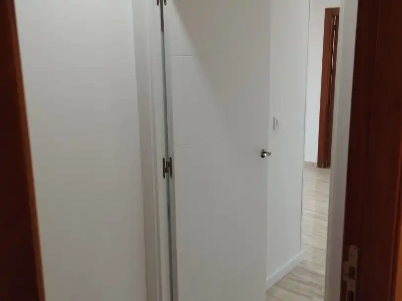 Flat for rent in Calle de la Libra, 70, Pla de la Vallonga Bathroom of Flat for rent in Alicante / Alacant with Air Conditioner, Heating and Furnished
