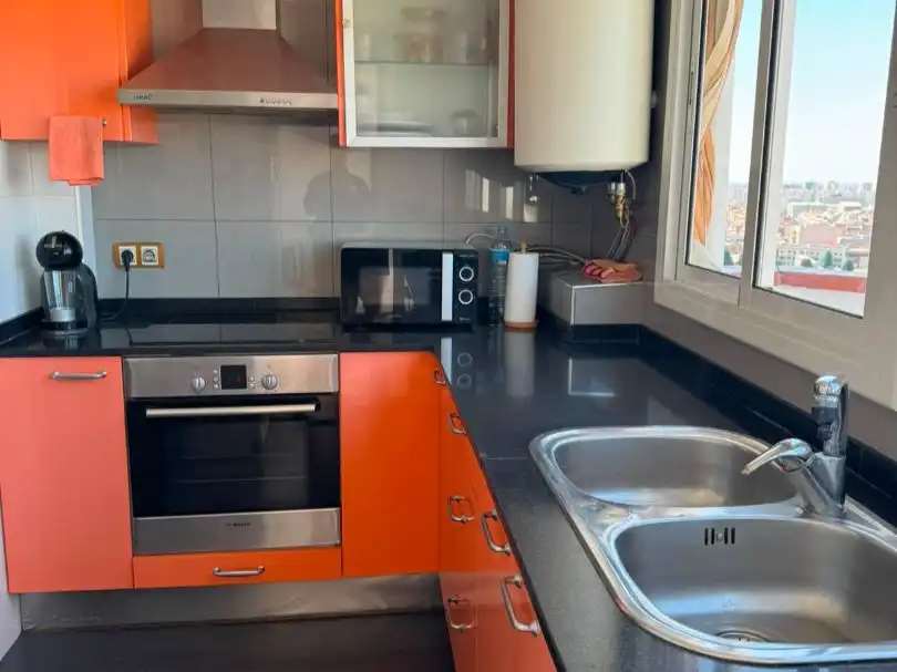 Attic for sale in Carrer Esmaragda, 4, Les Planes Kitchen of Attic for sale in L'Hospitalet de Llobregat with Air Conditioner and Terrace