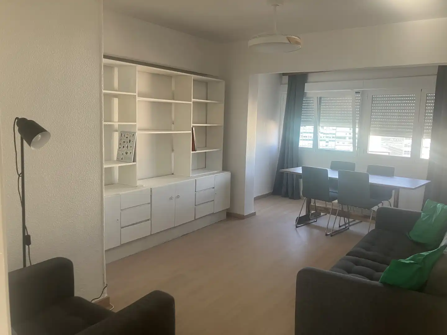 Piso de alquiler en Calle Corozal, 4, Pinar del Rey Sala de estar de Piso de alquiler en Madrid con Calefacción, Parquet y Amueblado