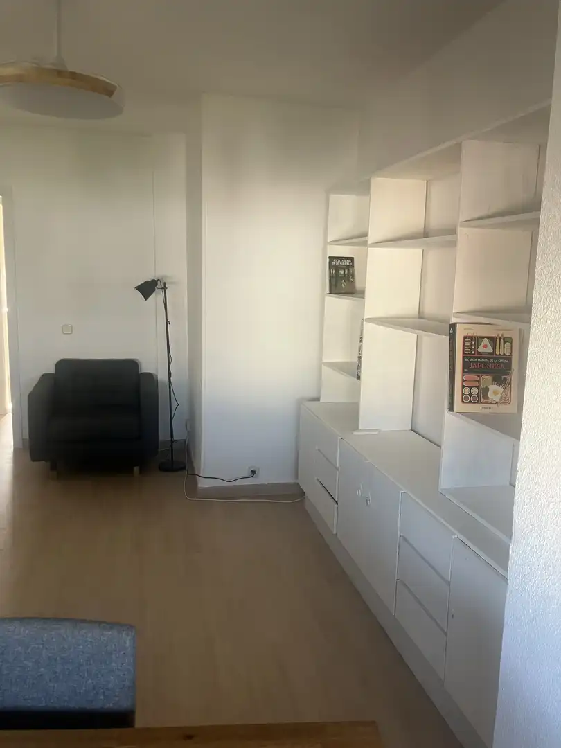 Piso de alquiler en Calle Corozal, 4, Pinar del Rey Sala de estar de Piso de alquiler en Madrid con Calefacción, Parquet y Amueblado